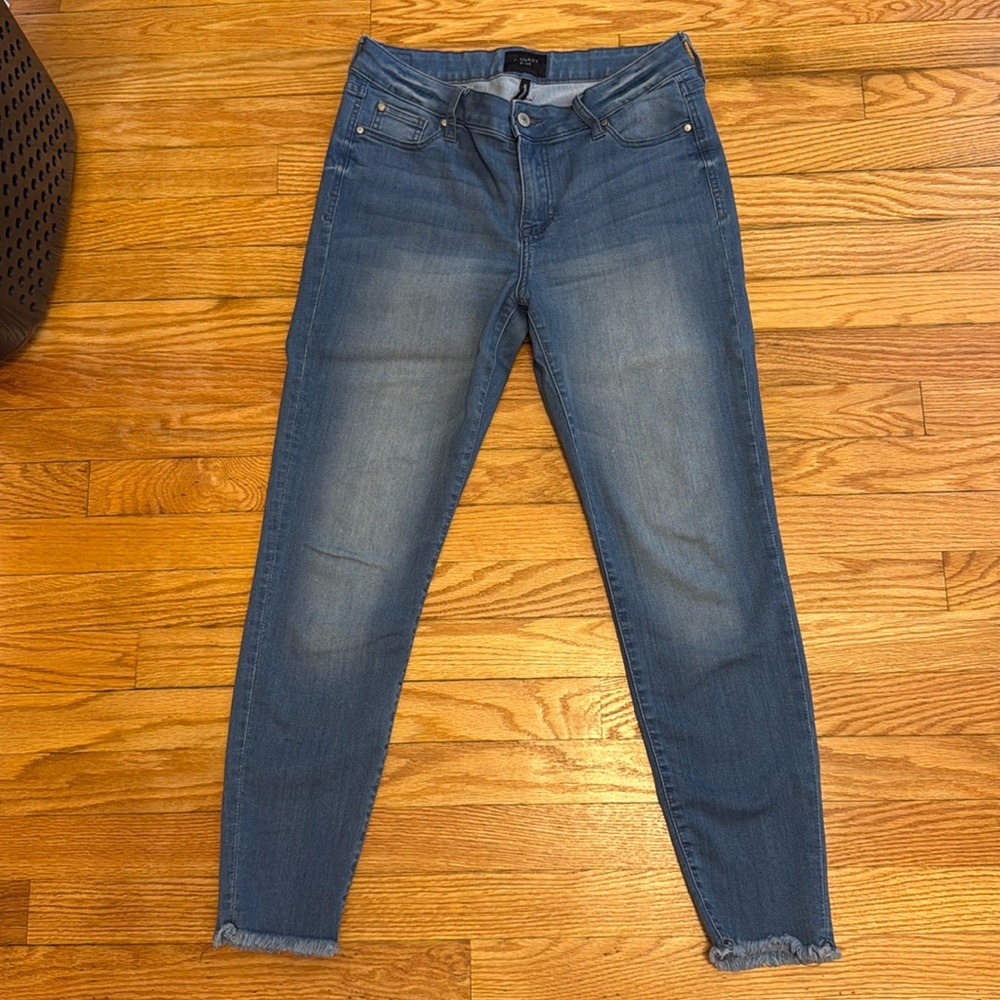 Celebrity pink size 30 skinny jeans